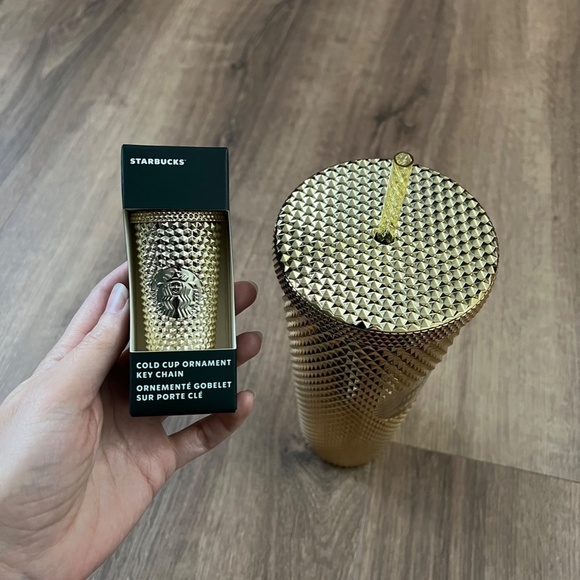 Starbucks Holiday Gold Metallic Venti Cup & Ornament Keychain Limited Edition - Picture 5 of 8